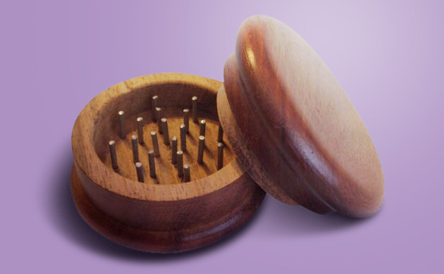 Деревянный гриндер Деревянная шкатулка с вбитыми гвоздями